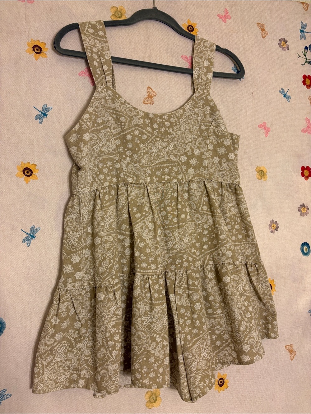 New in - Button-Front Paisley Print Romper - Picture 5 of 6